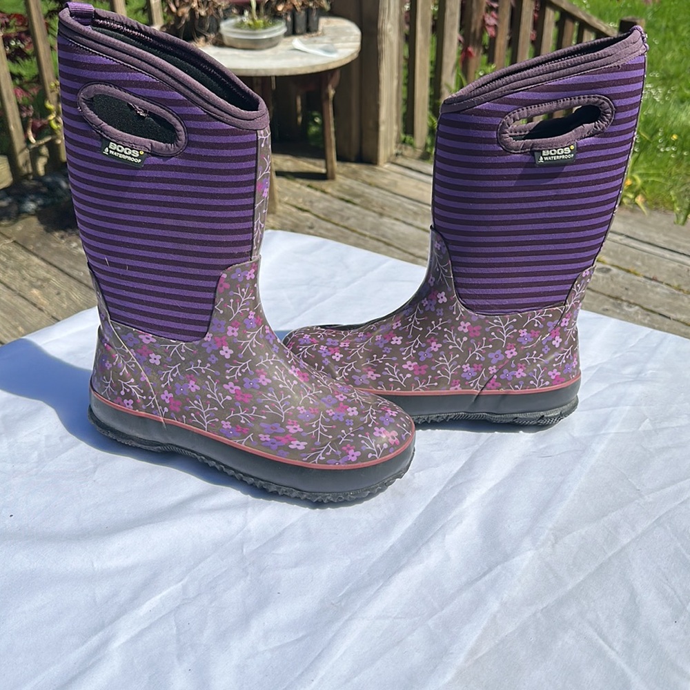 Bogs Kids' Purple Floral Boots